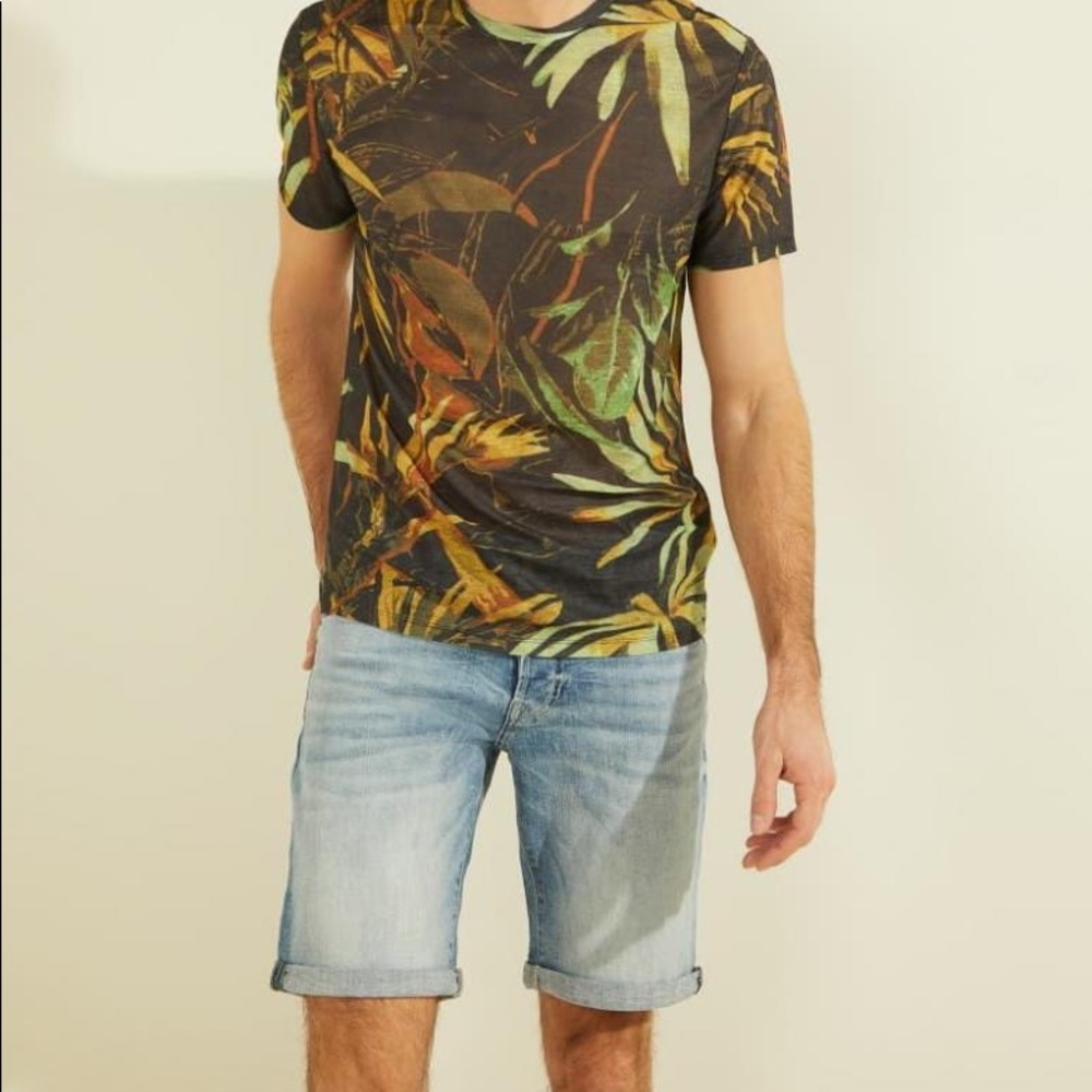 GUESS‎ TROPICAL JUNGLE MEN TSHIRT
